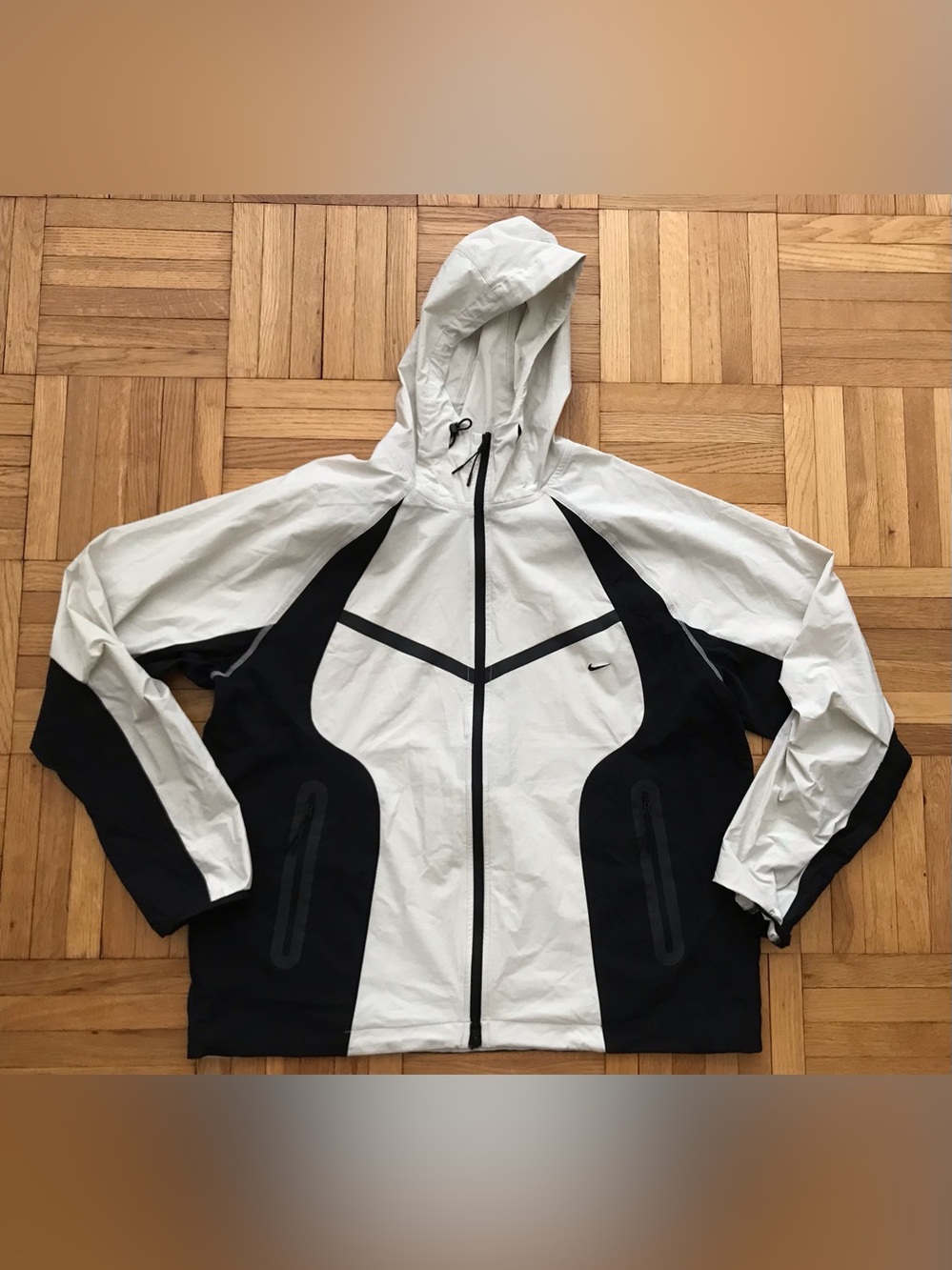 Size Large Mens Nike Tech Dri-FIT Woven Windrunner Loose Jacket White IH8461-072